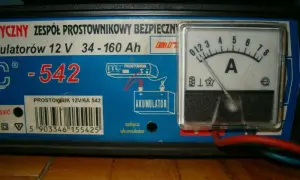 Akumulator: Jak długo ładować prostownikiem? Uniknij przeładowania.
