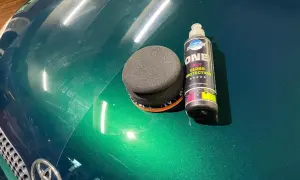 Jak polerować auto ręcznie? Blask lakieru bez wizyty u detailera!