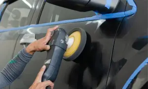 Jaką gąbką polerować samochód? Wybierz mądrze i bez błędów!