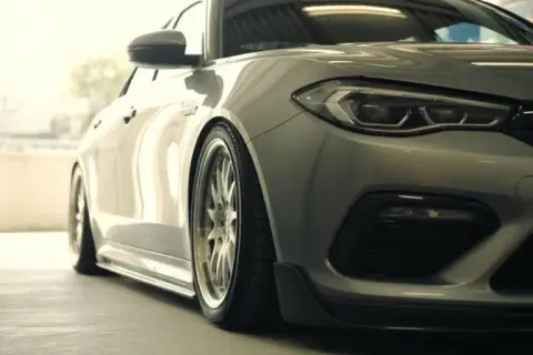 Tuning auta 2026: Jak zacząć bezpiecznie i legalnie? Poradnik