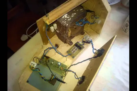 Zbuduj prostownik DIY: Jak stworzyć niezawodne urządzenie?
