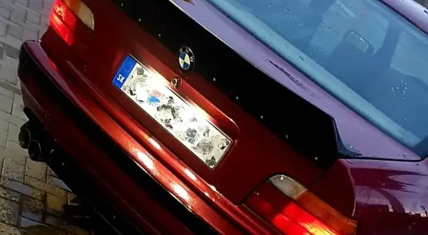 Duży spoiler do BMW E36: Wybór, montaż i prawo poradnik eksperta