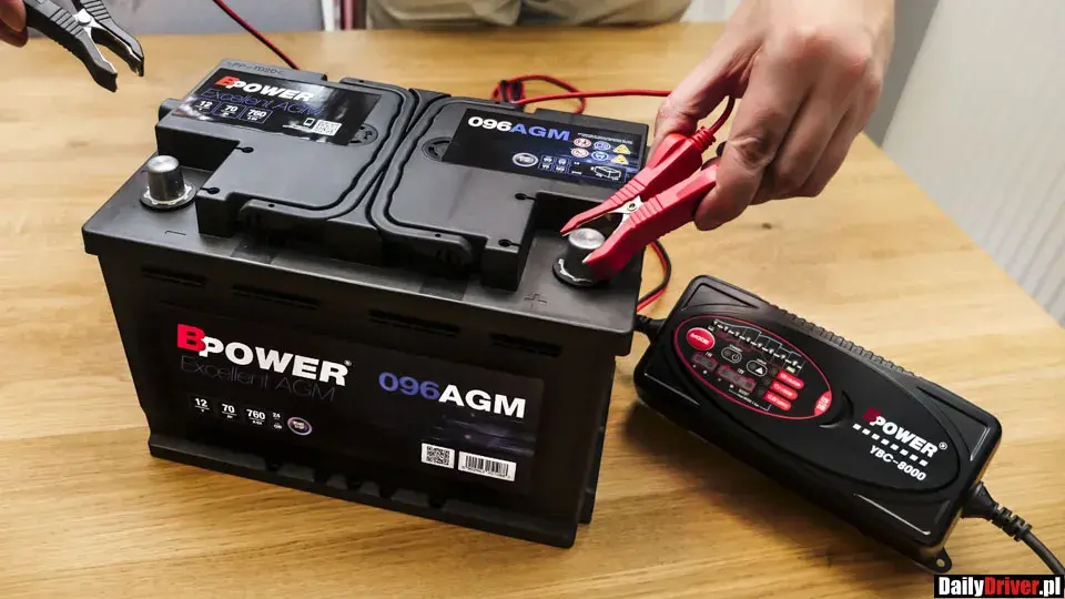 Kiedy odłączyć prostownik? Poznaj sygnały i chroń akumulator