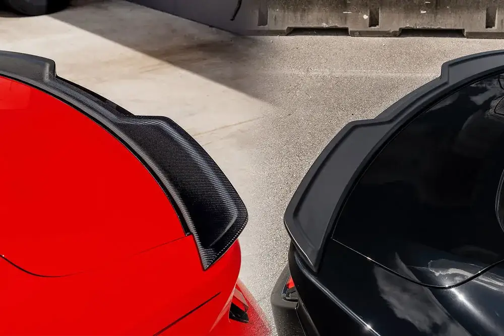 porównanie materiałów spoilerów laminat ABS